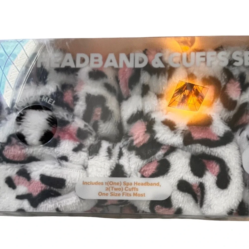 ❤️NWT Holdings Spa Headband and Cuffs Set Pink Leopard Print Plush 3 Piece